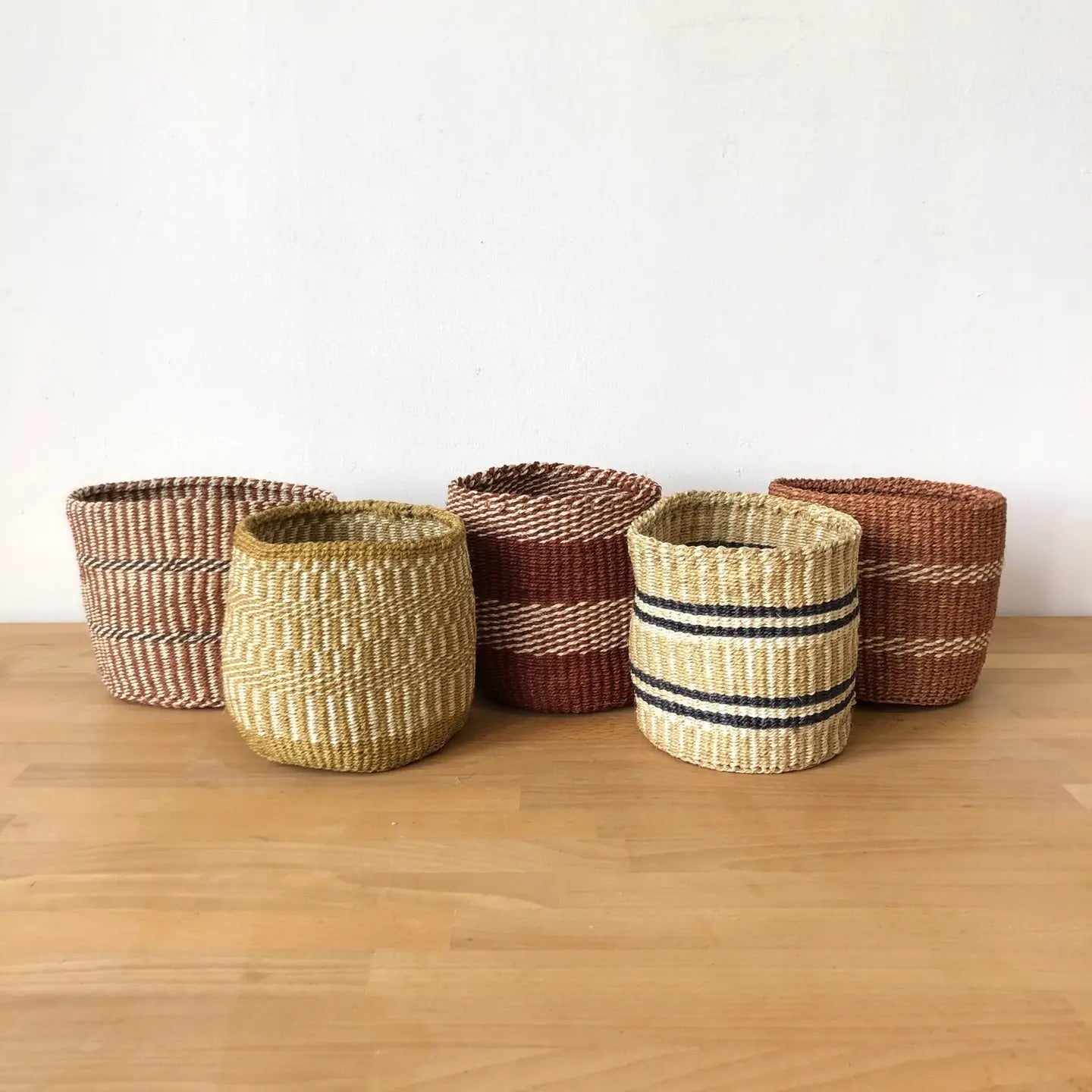 Amsha: Neutral Small Basket Planter