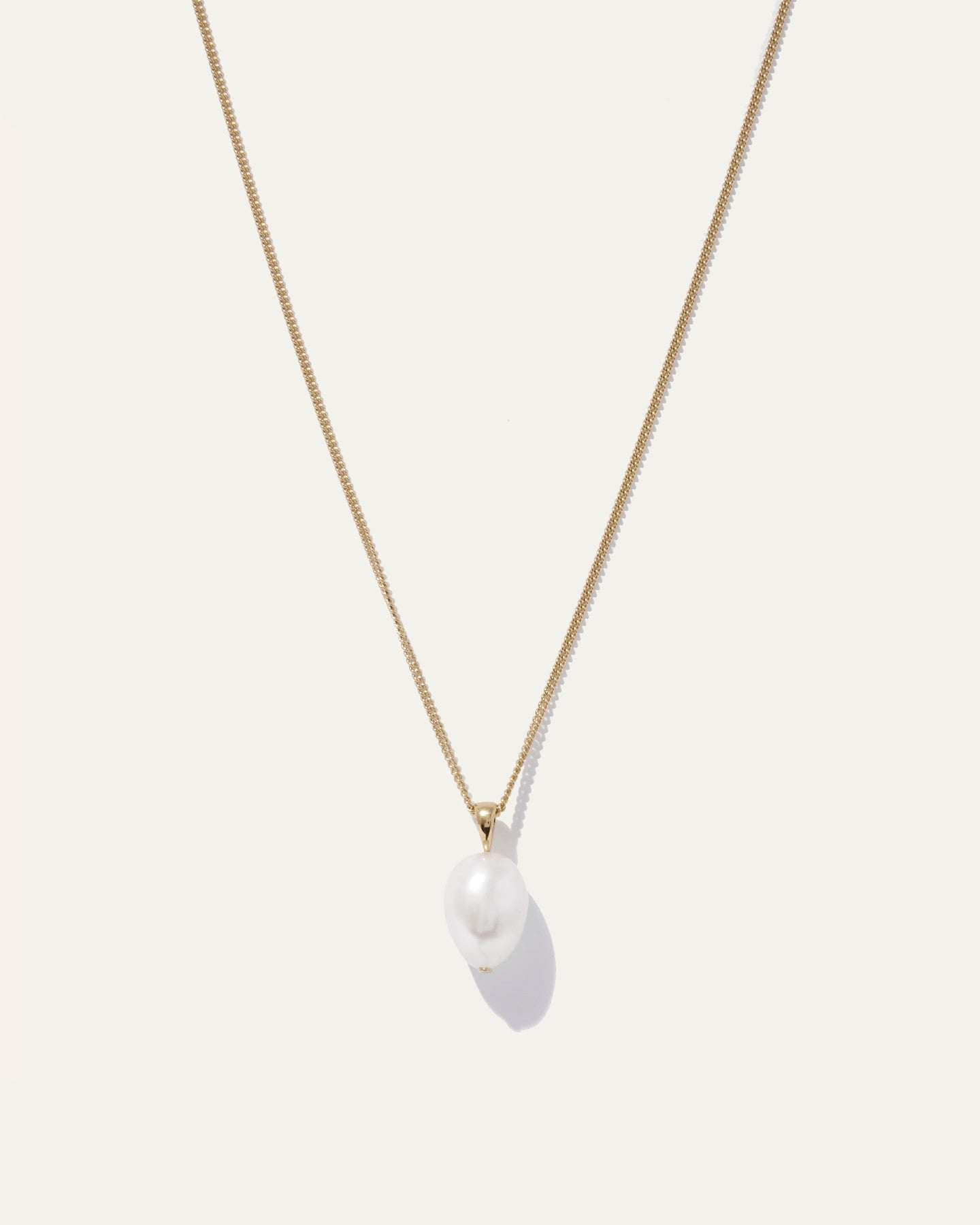 Rhiannon Bold Pearl Pendant Necklace