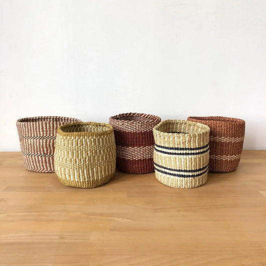 Amsha: Neutral Small Basket Planter