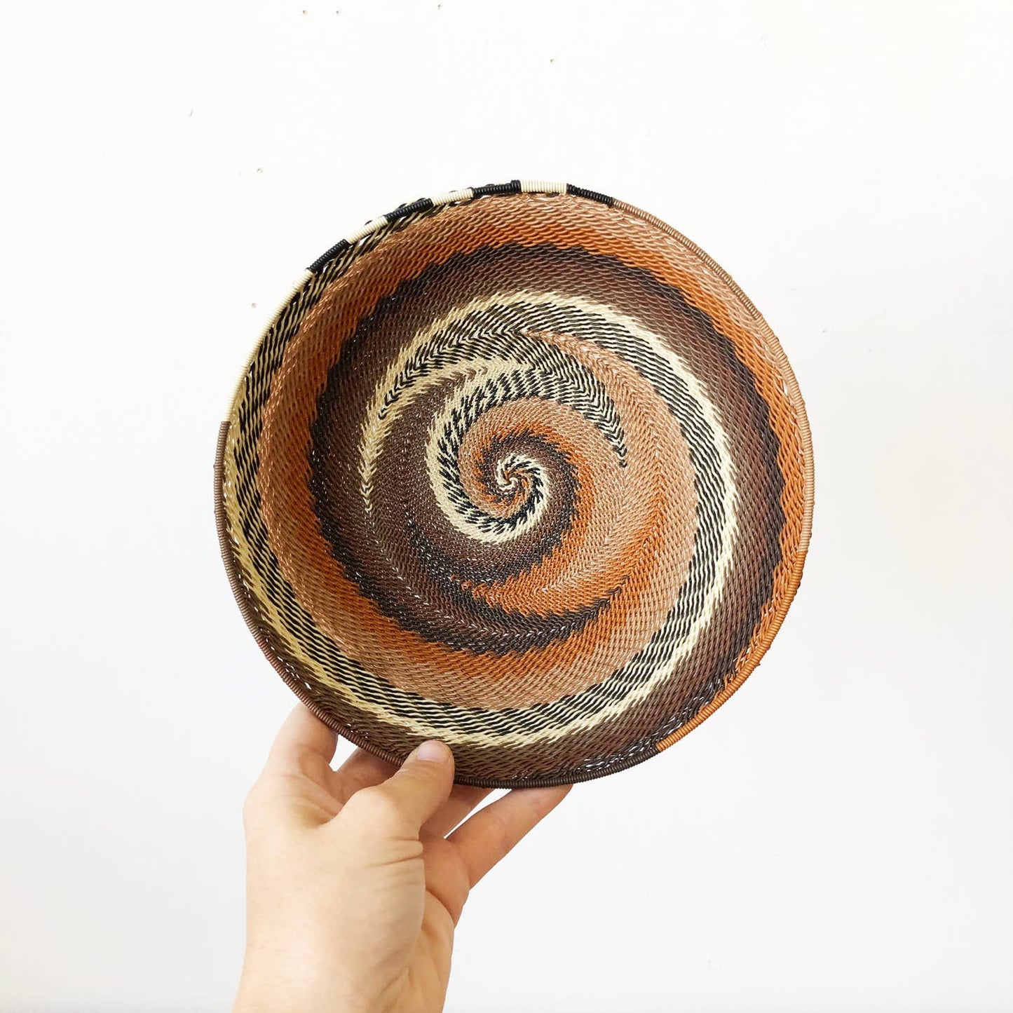 Amsha: Zulu Wire Bowls in Desert