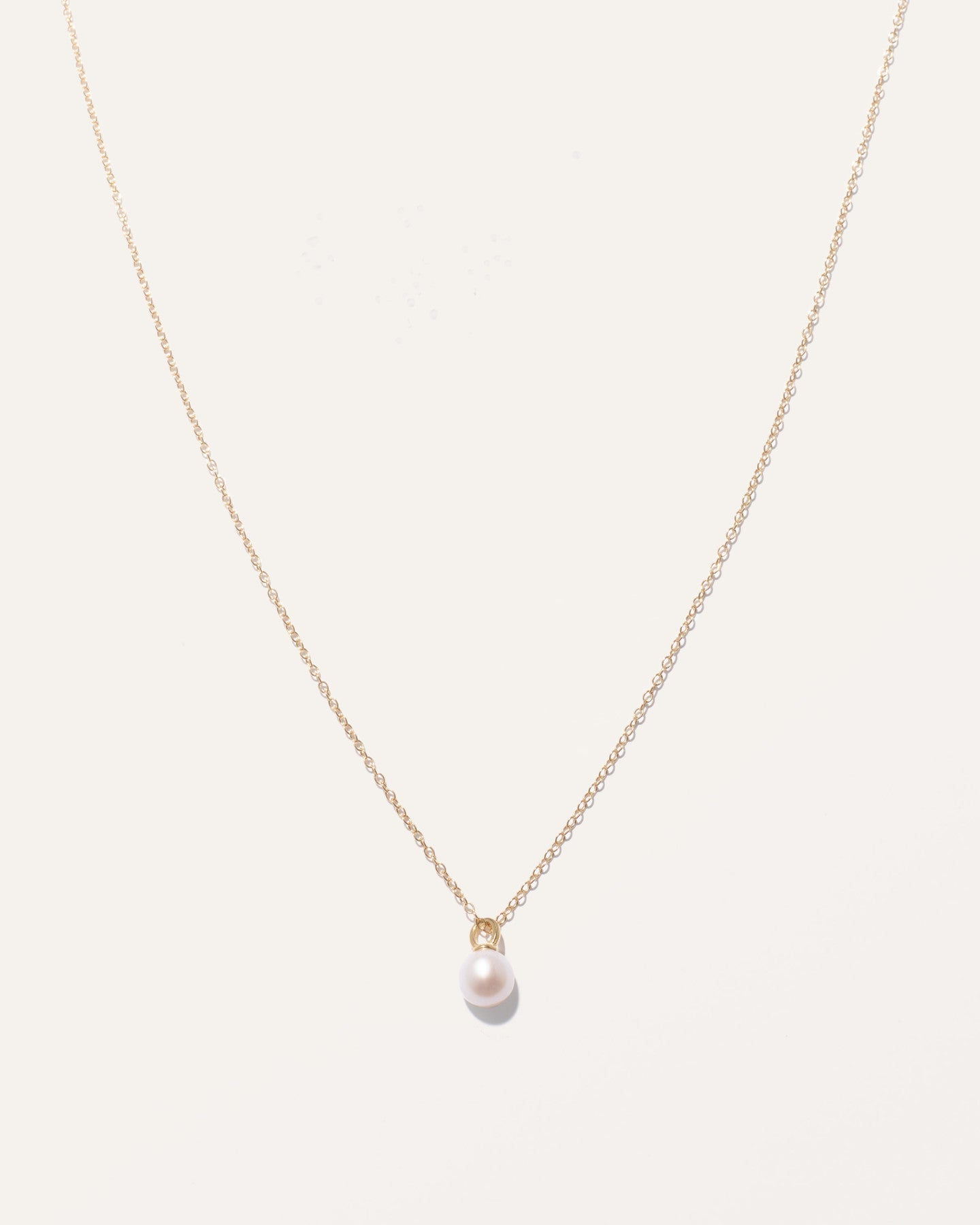 Dainty Pearl Pendant Necklace