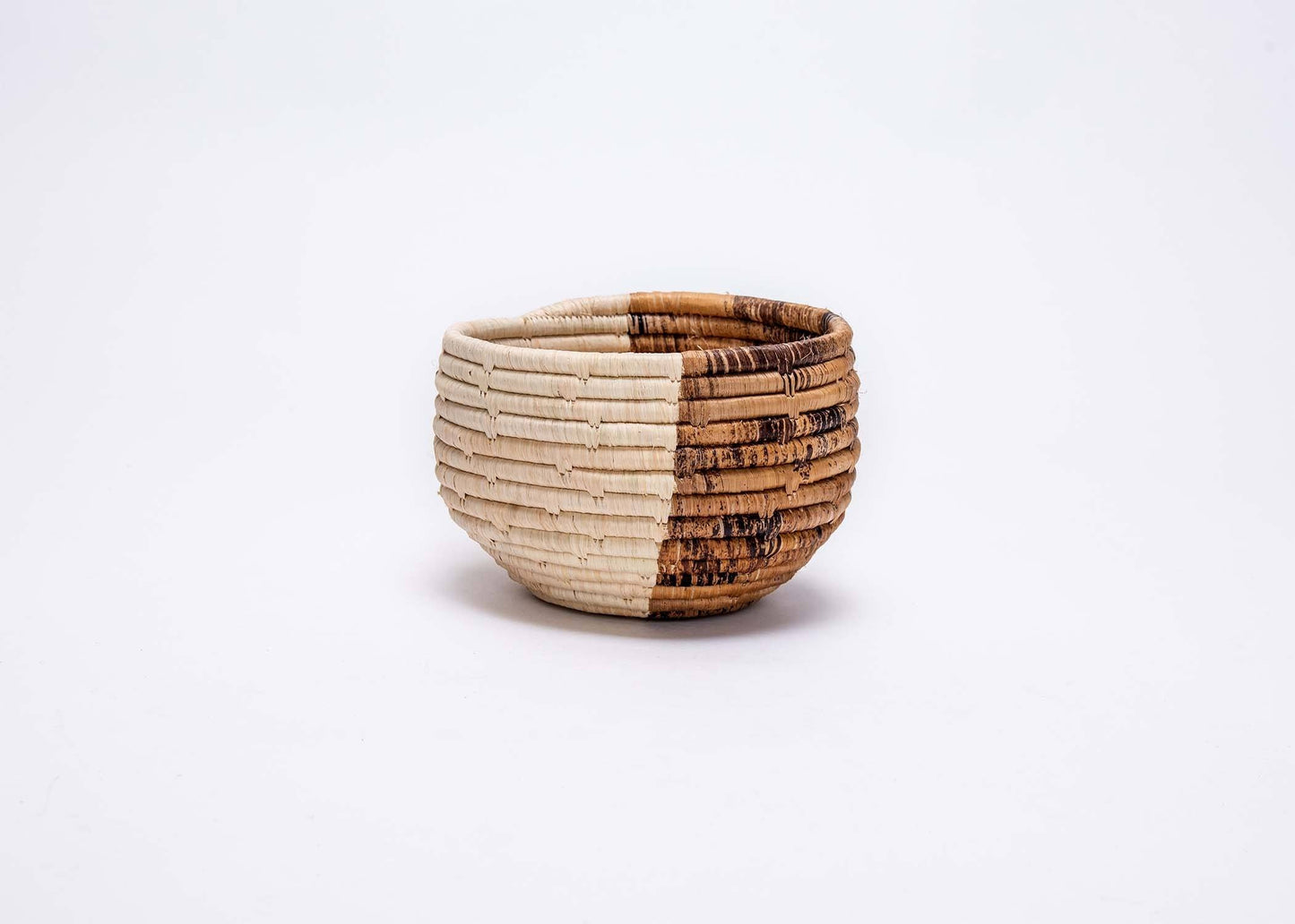 Small Banana Leaf Half Moon Deep Round Bowl