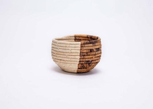 Small Banana Leaf Half Moon Deep Round Bowl